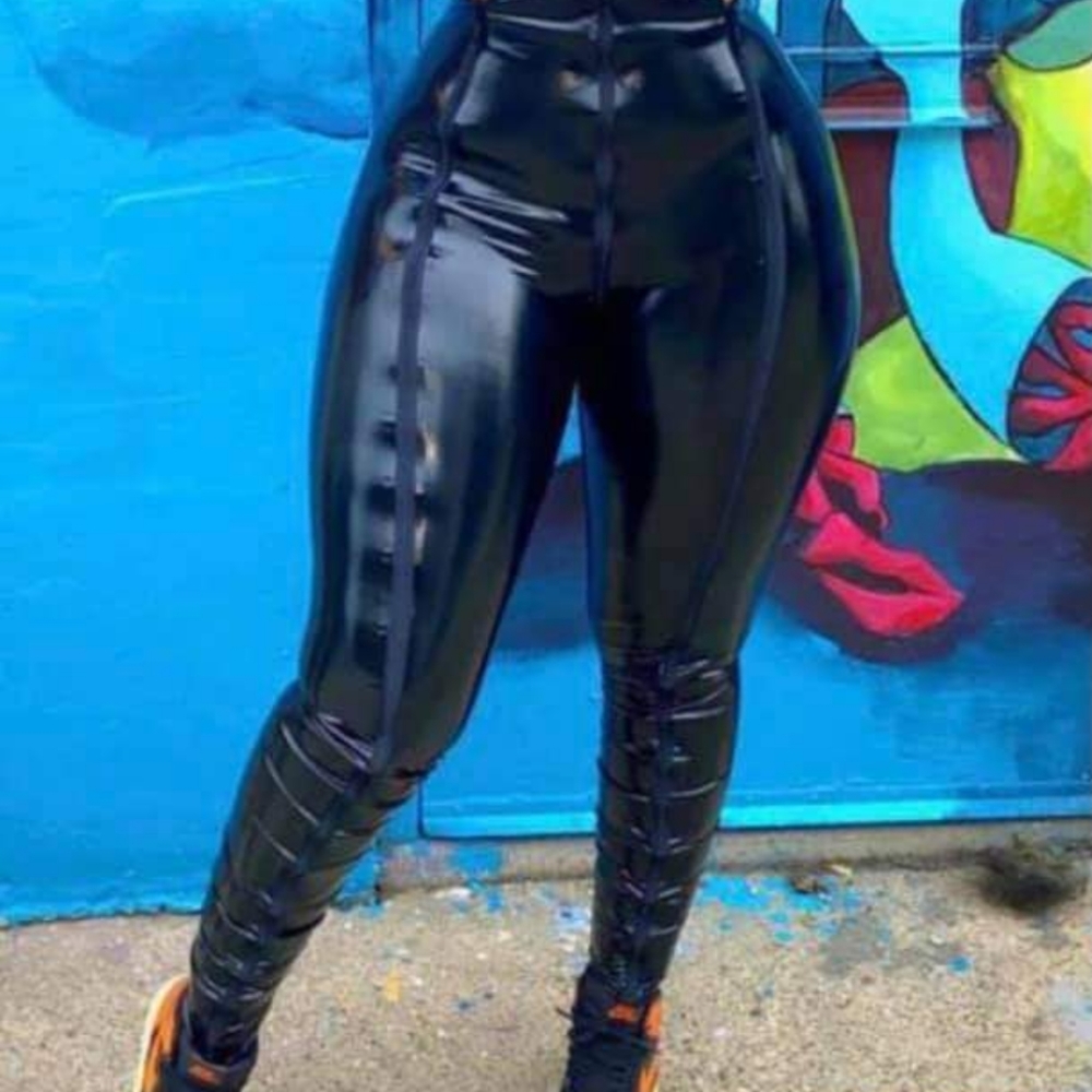 Outfit - Picture 2 of 12